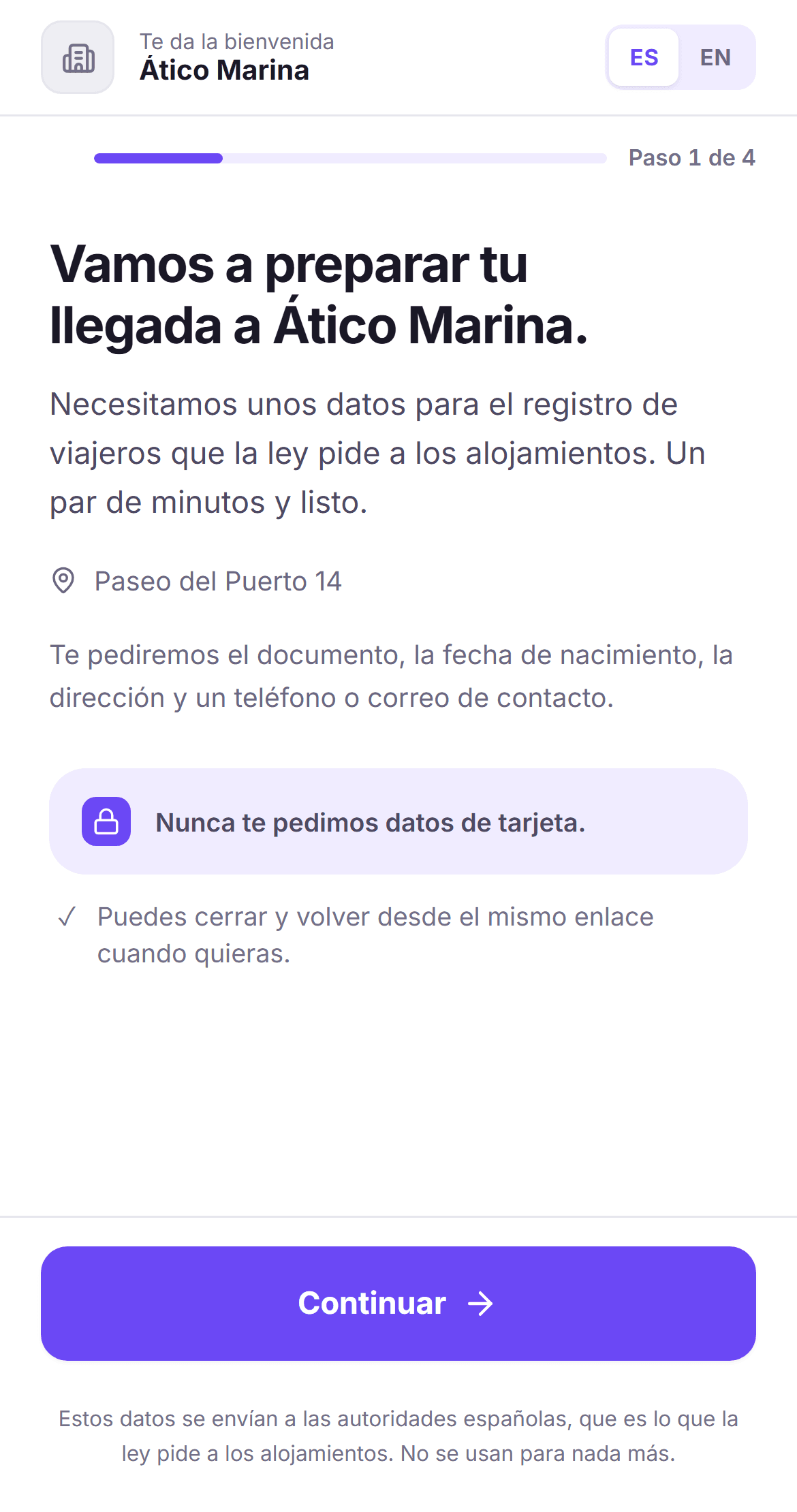 El check-in en el móvil del huésped, en español: la pantalla de bienvenida del alojamiento, con la barra de progreso y el aviso de que nunca se piden datos de tarjeta